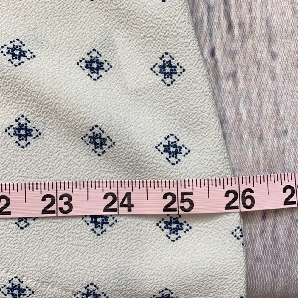 sunny leigh Cream & Navy Top Size: Large - Picture 10 of 17